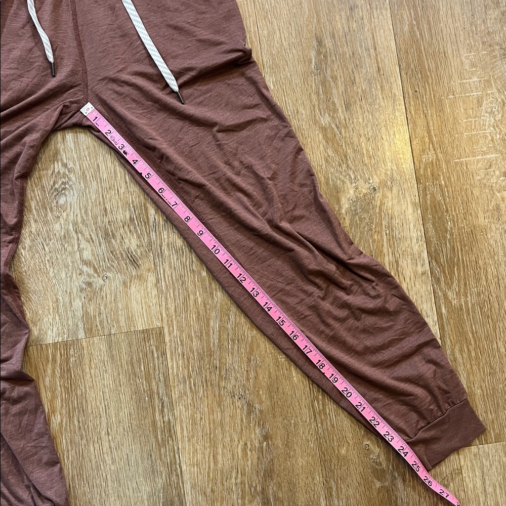 Vuori All Day Jumpsuit Terracotta Heather Brown XS Extra-Small Romper EUC Pocket - Picture 16 of 16